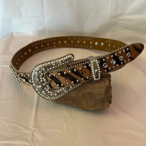 Nocona Western Rhinestone & Cross Embellished Gold Leather Belt Size Large Bling Nocona | Accessories | Gold Tone Bling Belt Quality Leather  main image 2